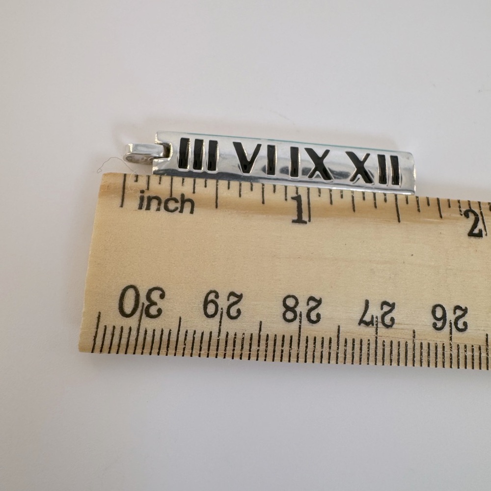 🌟 Tiffany & Co Atlas Pendant Roman Numeral Bar Pendant ‘03 925 Rare Tiffany & Co - Picture 8 of 10